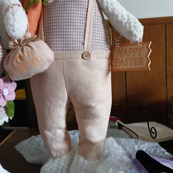 Easter Door Greaters NWT COMES IN A PAIR - Picture 4 of 5